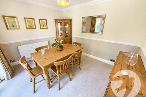 27 Rennets Close, London, SE9 2NQ
