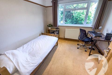 27 Rennets Close, London, SE9 2NQ