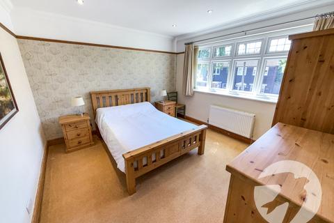 27 Rennets Close, London, SE9 2NQ