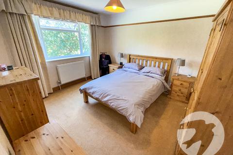 27 Rennets Close, London, SE9 2NQ