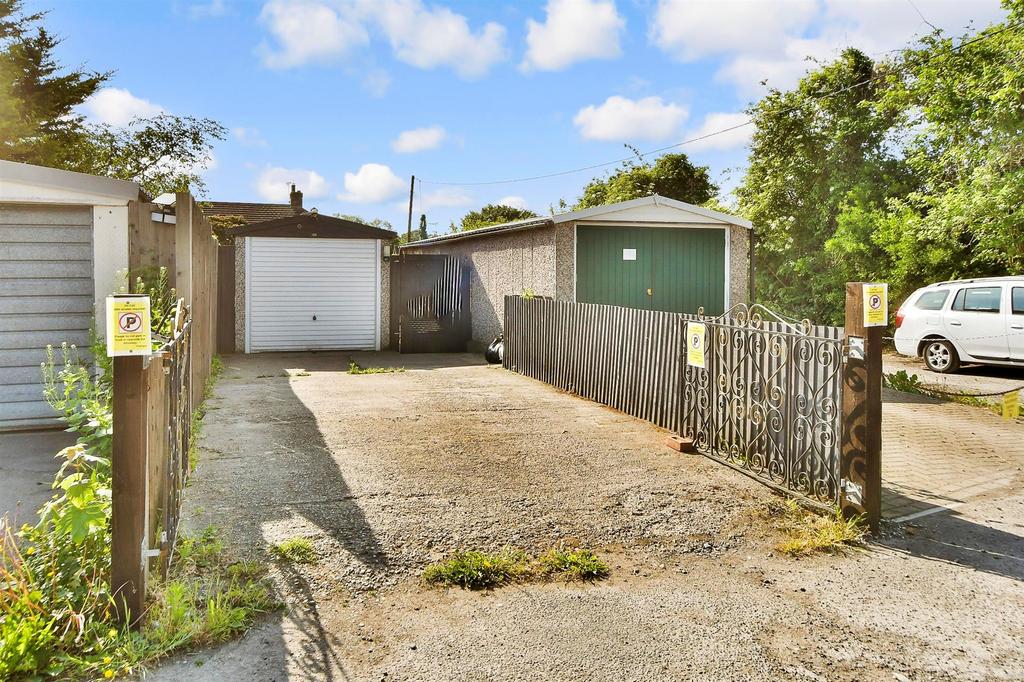 Driveway/Parking