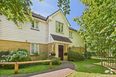 2 bedroom flat for sale, St. James Gardens, Romford