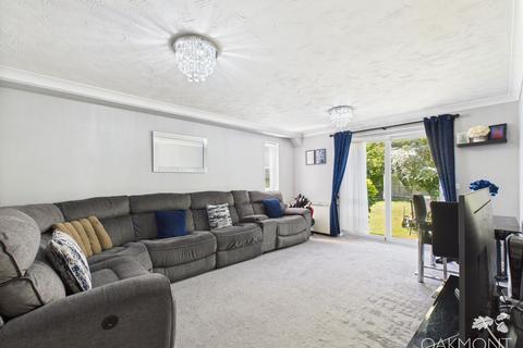 2 bedroom flat for sale, St. James Gardens, Romford