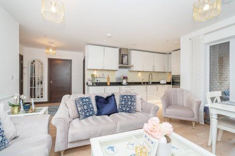 1 bedroom flat for sale, Chiltern Court, Watford, WD24