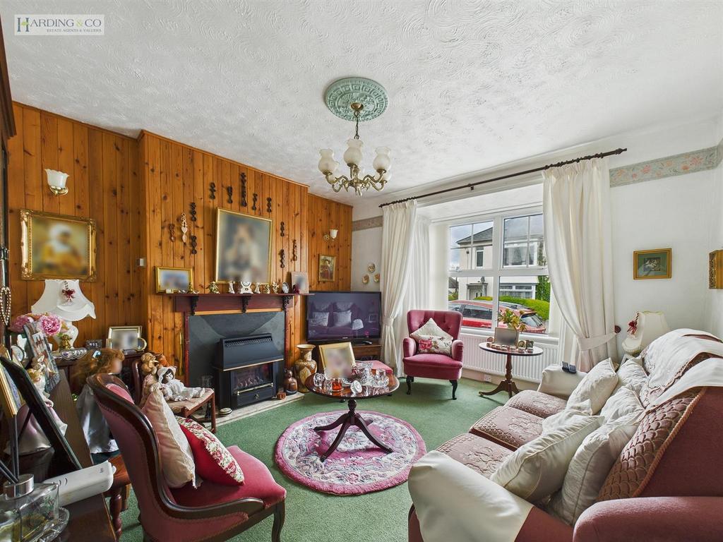Living Room .1.jpg