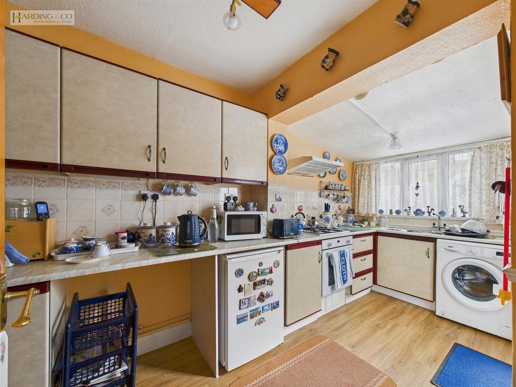 Kitchen .1.jpg