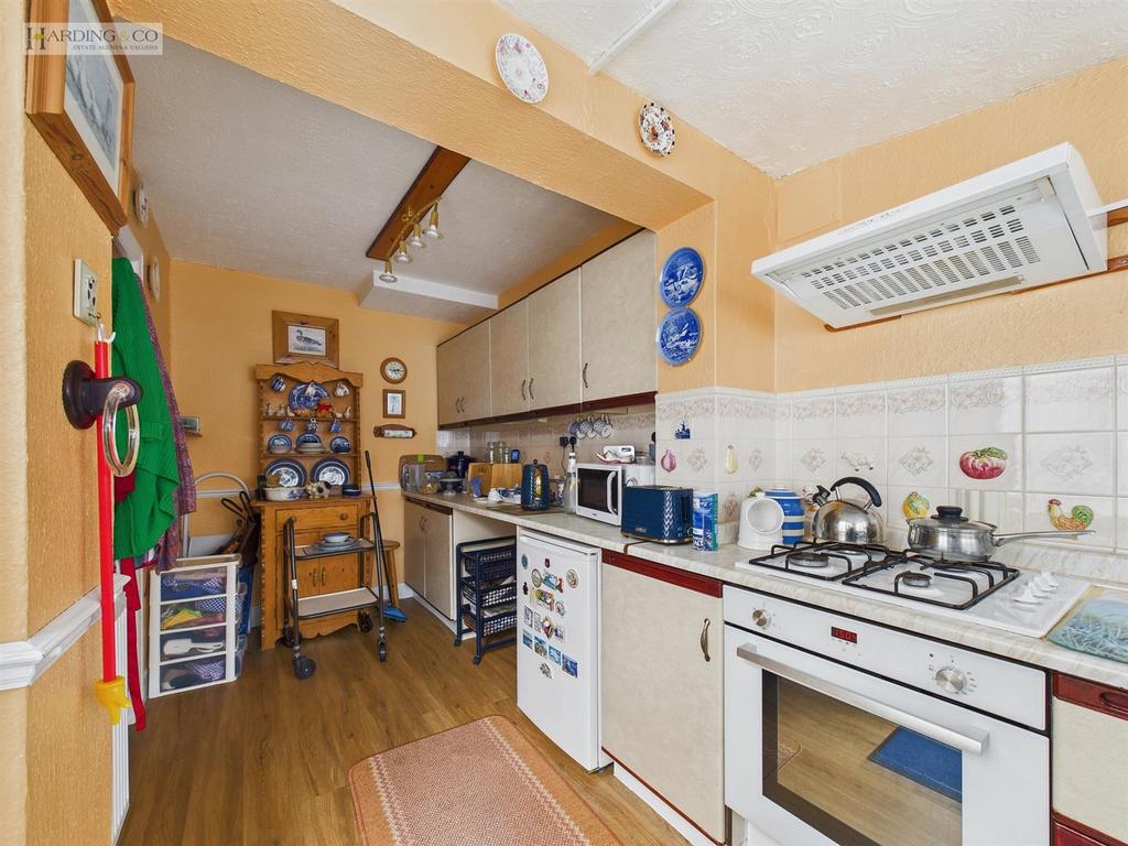 Kitchen .3.jpg