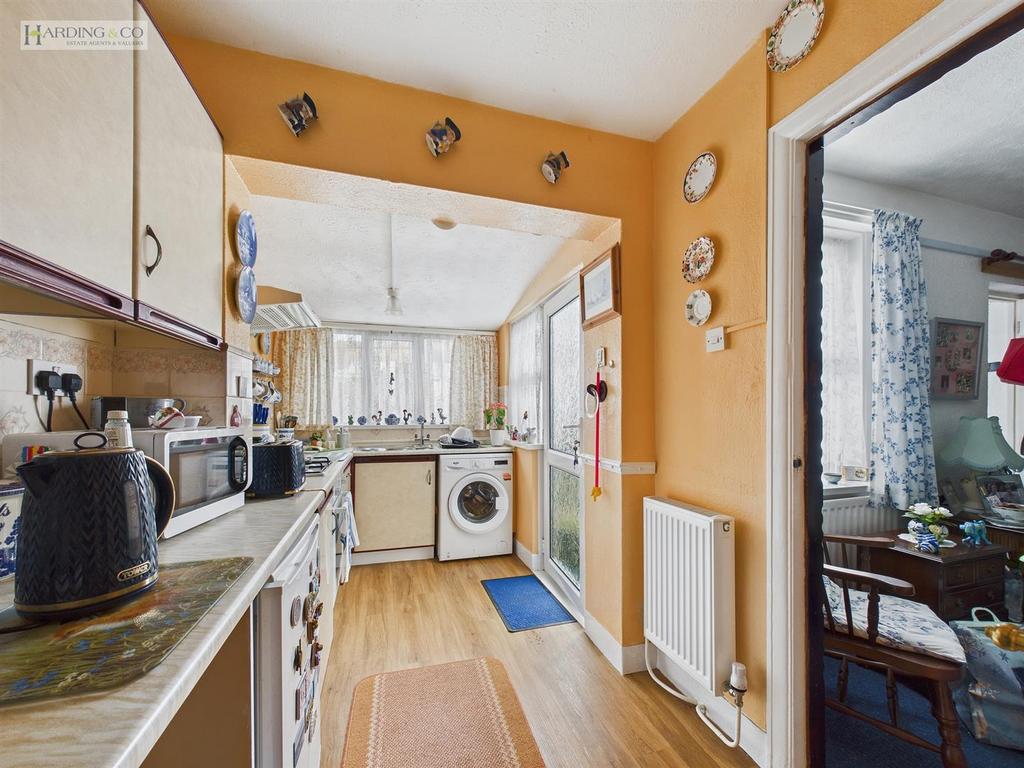 Kitchen .2.jpg