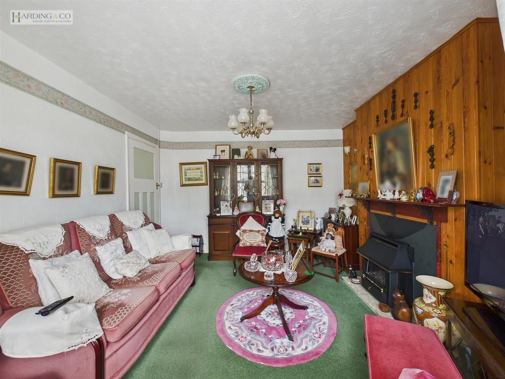 Living Room .2.jpg
