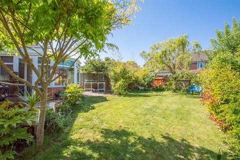 4 bedroom detached house for sale, Lowry Close, Haverhill CB9