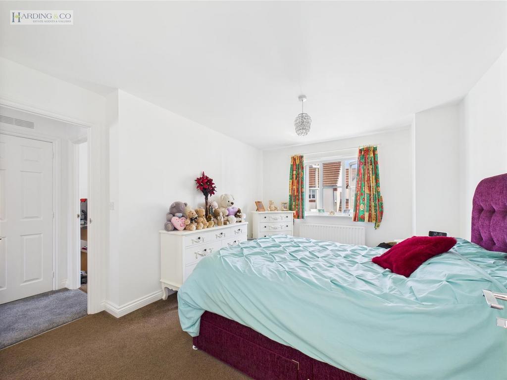 Bedroom 1 ii.jpg