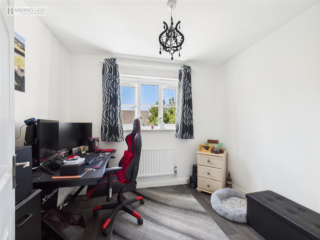 Bedroom 4.jpg