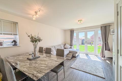 3 bedroom townhouse for sale, Hilton Crescent, Hullbridge SS5