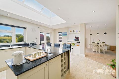 4 bedroom semi-detached house for sale, Elmwood Avenue, Harrow, HA3