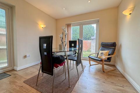2 bedroom end of terrace house for sale, Warwick Road, Lower Bullingham, Hereford, HR2