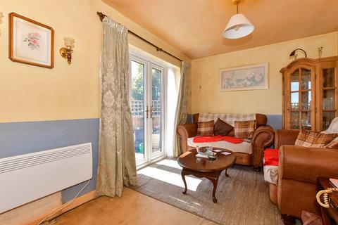 2 bedroom end of terrace house for sale, Radwinter Avenue, Wickford, Essex