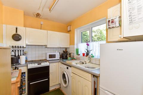 2 bedroom end of terrace house for sale, Radwinter Avenue, Wickford, Essex