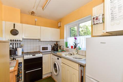 2 bedroom end of terrace house for sale, Radwinter Avenue, Wickford, Essex