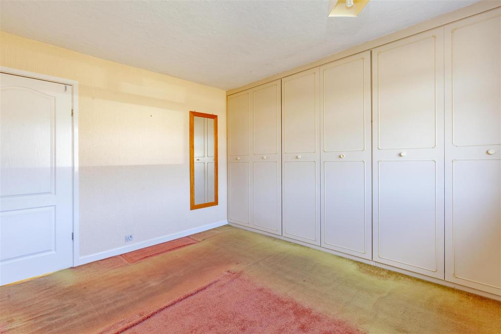 Bedroom 1-2.jpg