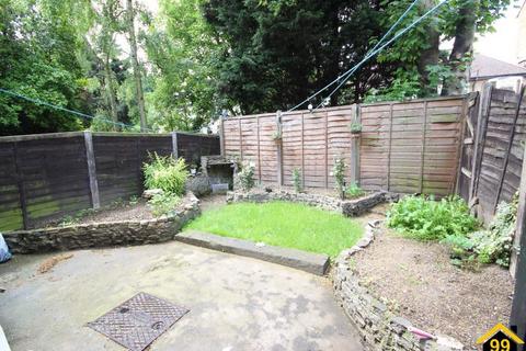2 bedroom ground floor maisonette for sale, Grantham Gardens, Romford, London, RM6