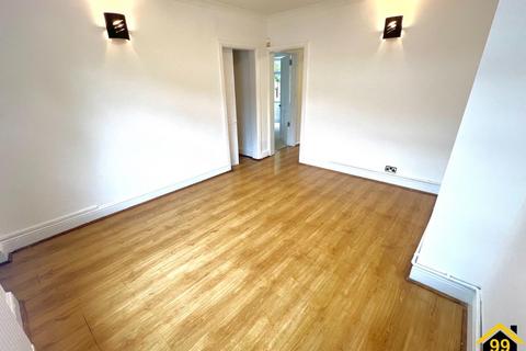 2 bedroom ground floor maisonette for sale, Grantham Gardens, Romford, London, RM6