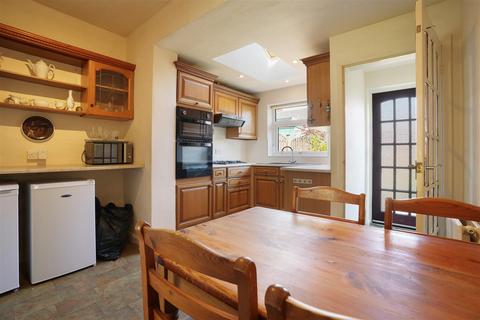 18 Midfield Road, Sheffield, S10 1SU
