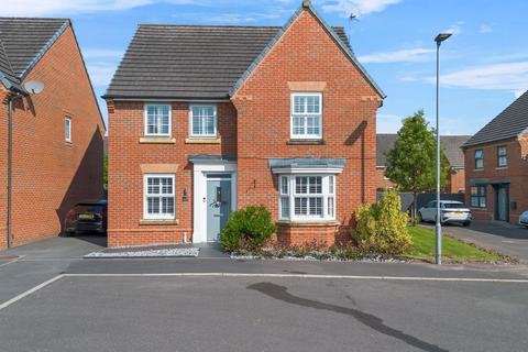 4 bedroom detached house for sale, Pasadena Avenue, Great Sankey, WA5