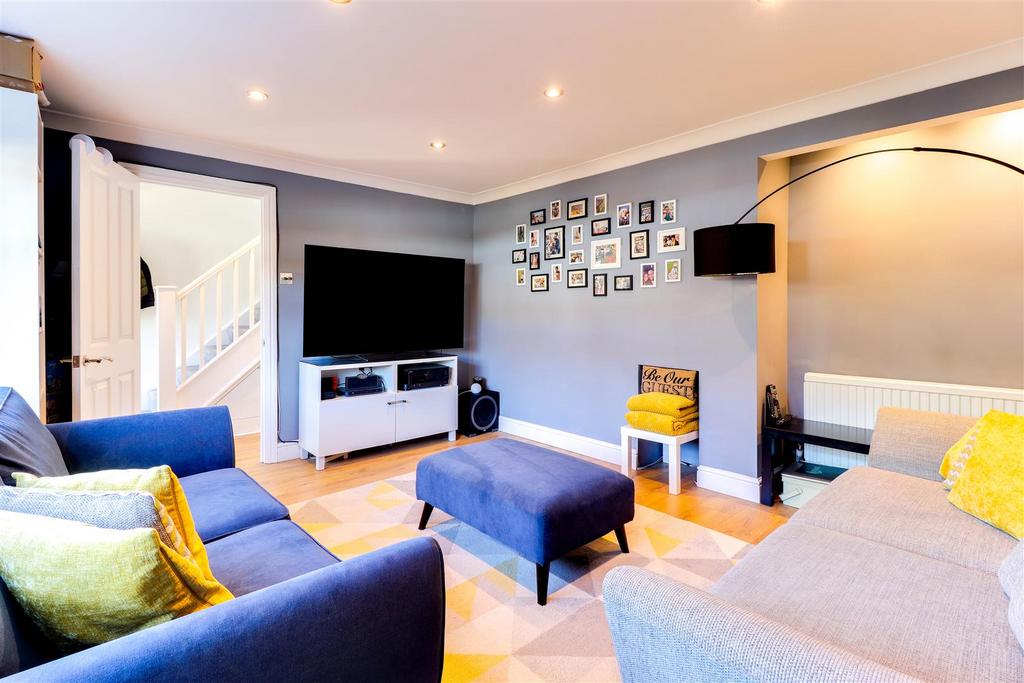 Lounge 1.2.jpg