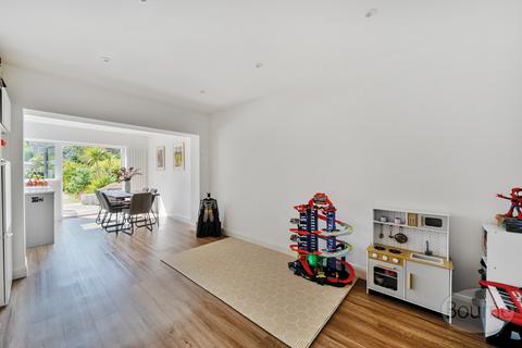 4 bedroom detached house for sale, Beckingham Road, Guildford, Surrey, GU2