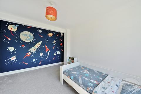 60 Beckingham Road, Guildford, GU2 8BT