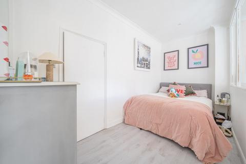 1 bedroom flat for sale, Louisville Road, Tooting Bec, London, SW17