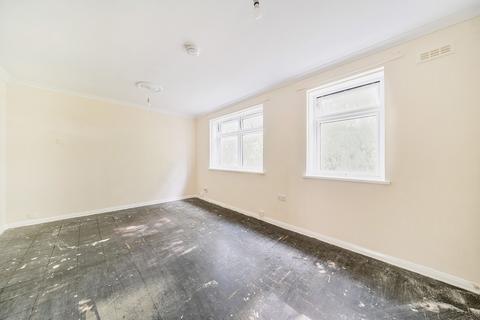 3 bedroom maisonette for sale, Dartmouth Road, London