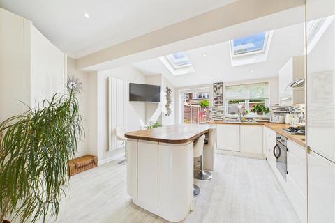 3 bedroom terraced house for sale, New Road, West Molesey