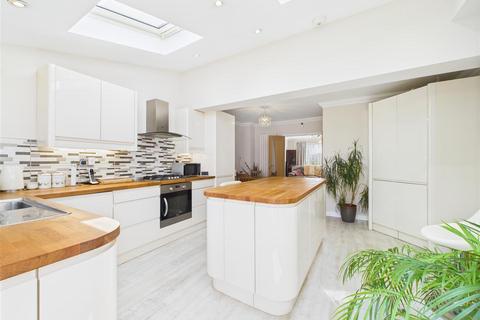 3 bedroom terraced house for sale, New Road, West Molesey
