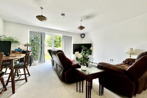 3 bedroom property for sale, Fishers Lock, Newport