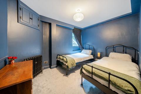 2 bedroom apartment for sale, Knatchbull Road, London