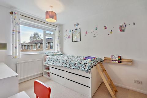 29 Cavalier Road, Thame, OX9 3TP
