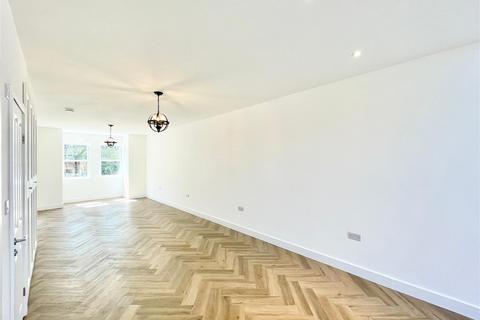 64 Aubrey Road, London, E17 4SL