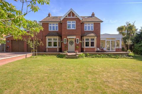 Stratton Lodge, 2 Beckets Lane, Nailsea, Bristol, BS48 4LT