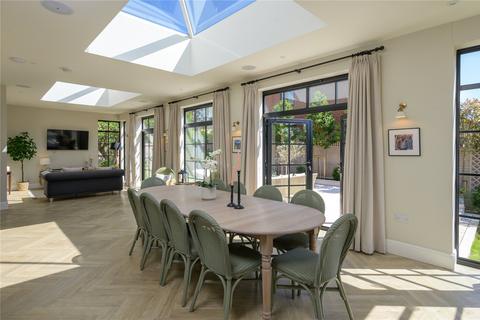 Stratton Lodge, 2 Beckets Lane, Nailsea, Bristol, BS48 4LT