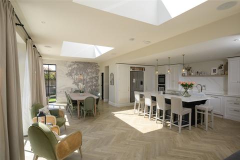Stratton Lodge, 2 Beckets Lane, Nailsea, Bristol, BS48 4LT