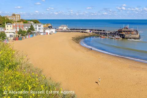 2 Church Square, Broadstairs, CT10 1HB