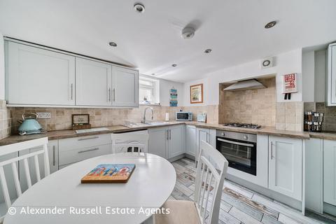 2 Church Square, Broadstairs, CT10 1HB