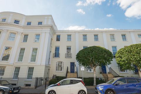 2 bedroom apartment for sale, Priory Street, Cheltenham, Gloucestershire