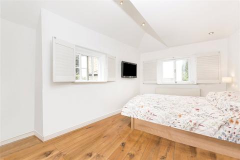 2 bedroom end of terrace house to rent, Golden Yard, Holly Bush Steps, London