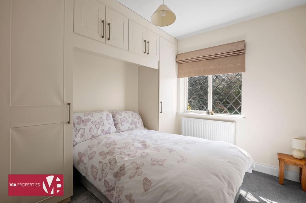 Bedroom 3 The Chimneys Middle Street Nazeing...