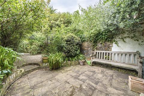 4 Lenham Road, London, SE12 8QN
