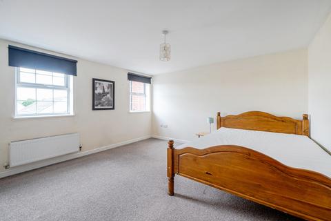 2f Bowthorpe Drive, Brockworth, Gloucester, GL3 4FS