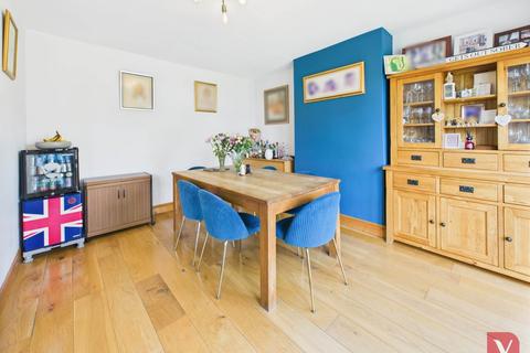 undefined, West Hill Road, Luton LU1