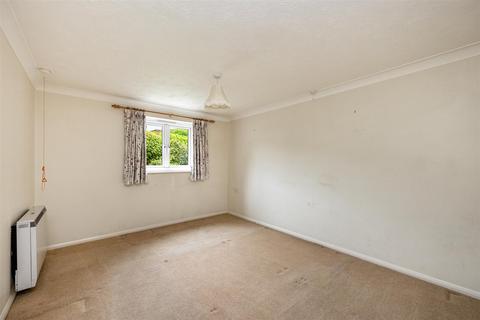 2 bedroom apartment for sale, Robinswood Court, Rusper Road, Horsham RH12